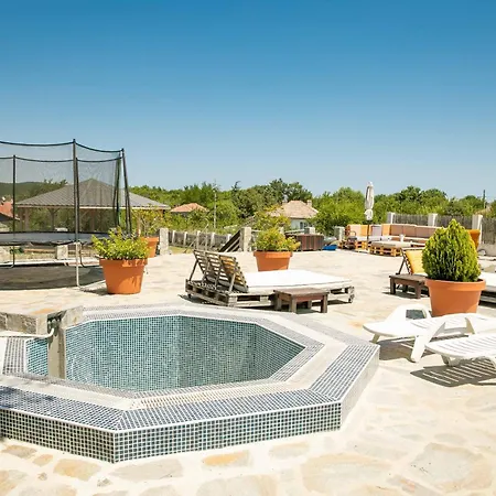 Luxury, Private Pool, Sauna, Beach! Bŭnzarito