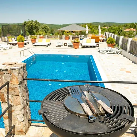 Luxury, Private Pool, Sauna, Beach! Villa